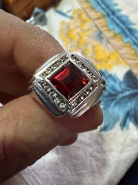 Sterling silver Ring with natural diamonds and garnet